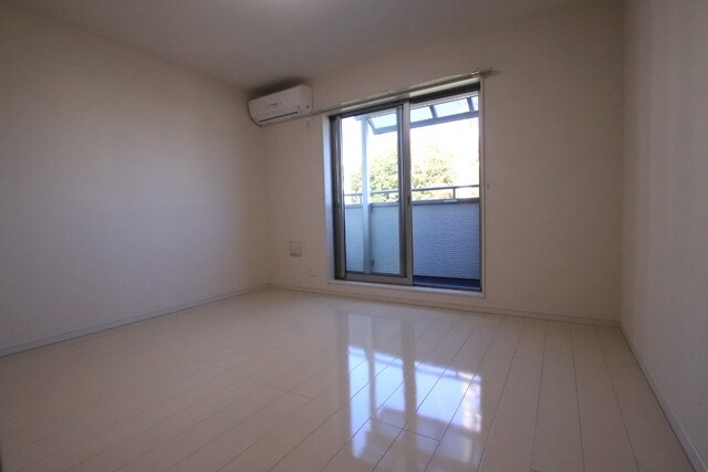 物件内観写真9　(☆8.1帖洋室☆)