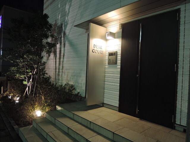 物件外観写真3　(☆　エントランスも素敵ですね　☆)