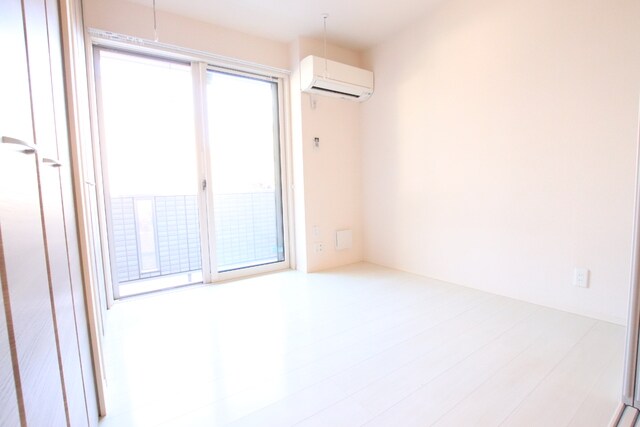 物件内観写真8　(☆4.5帖洋室☆)