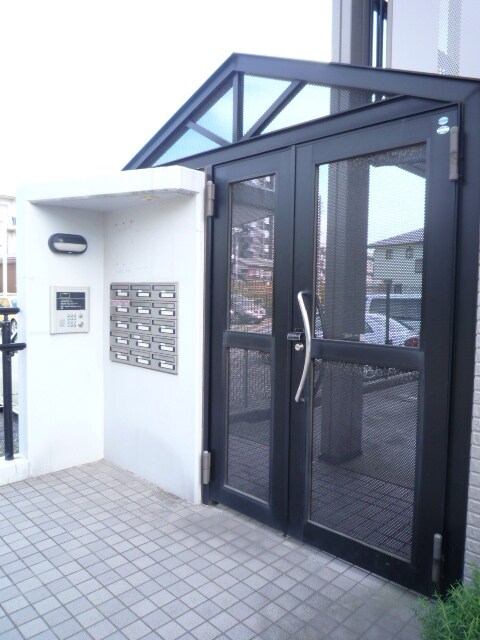 物件外観写真4　(女性も安心♪オートロック♪)