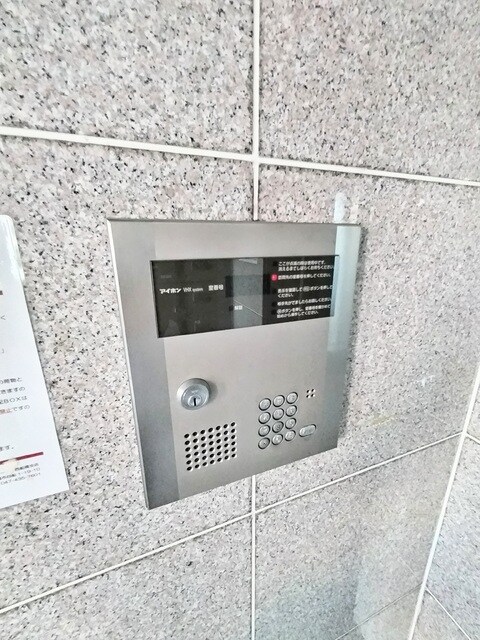 物件外観写真4　(オートロックあり♪)