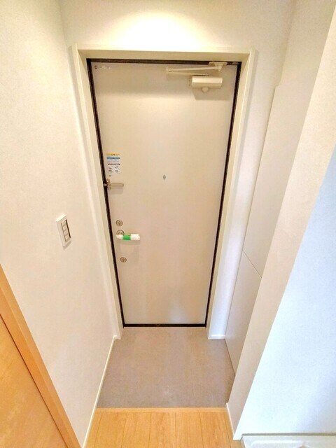 物件内観写真10　(玄関)