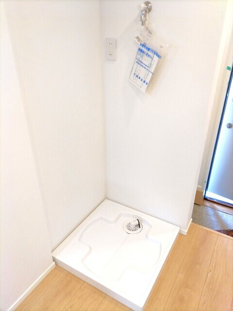 物件内観写真12　(洗濯機置き場)