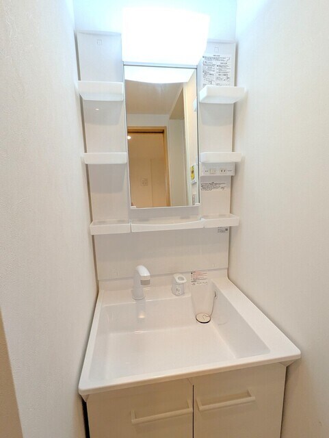 物件内観写真13　(独立洗面台)