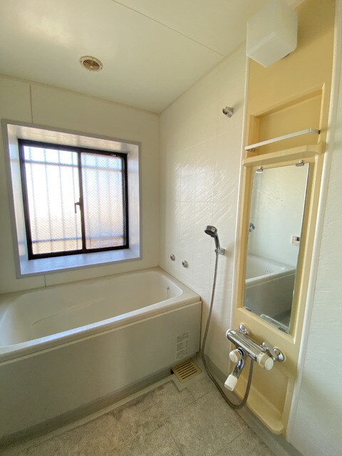 物件内観写真2　(浴室)