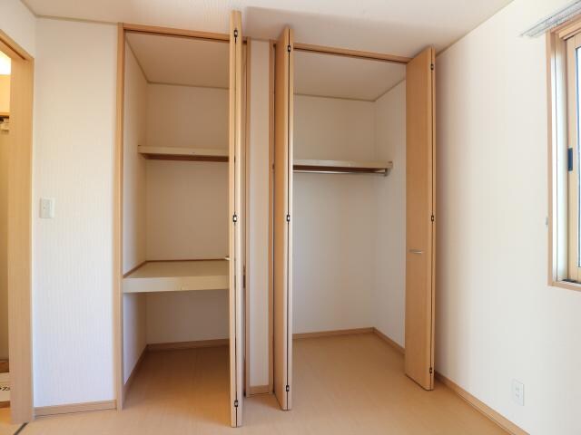 草薙駅 バス15分　弥生町下車：停歩2分 1階の収納