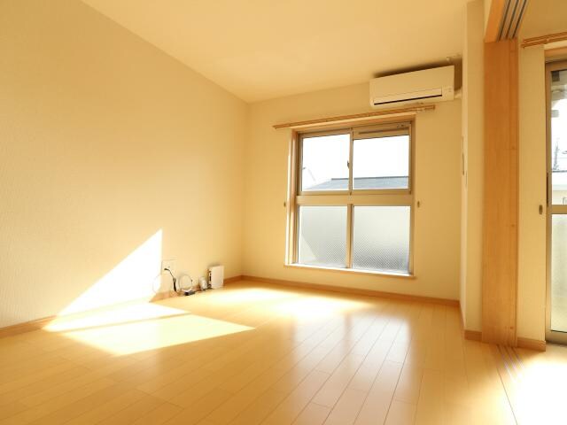 新静岡駅 バス17分　瀬名川一丁目下車：停歩3分 2階の居室