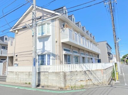 レオパレスサンビームB棟外観写真