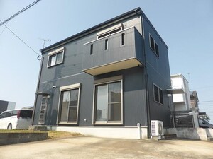 昭栄町 貸家外観写真
