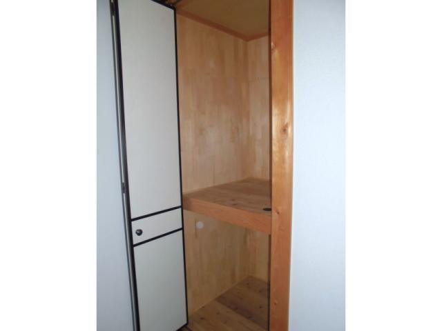 収納(階段上部収納)