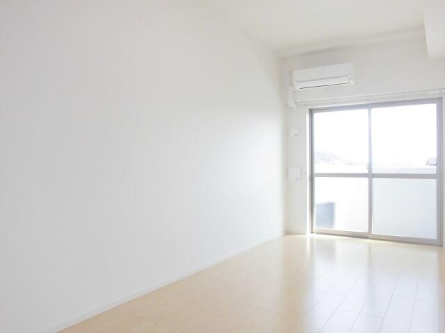 物件内観写真10　(リビング)