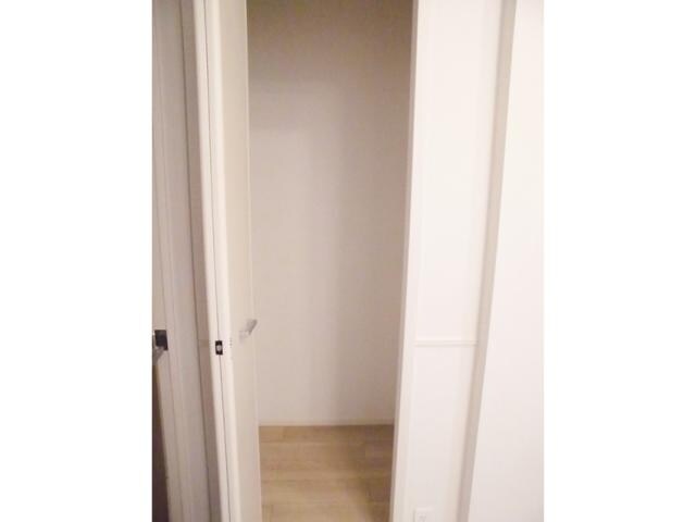 物件内観写真9　(パントリー)