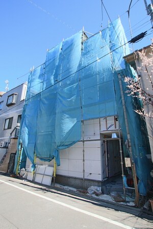 クレアトゥール中野新井外観写真