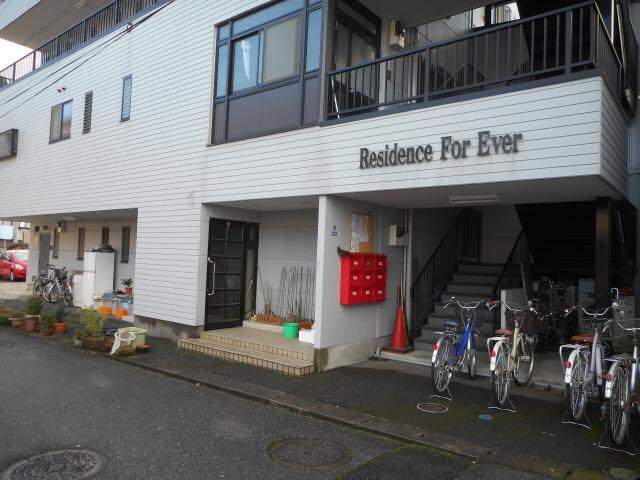 レジデンスフォーエバーの駐輪場