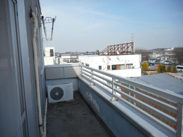 コスモスハウスのベランダ・バルコニー・庭(物干し竿つき)