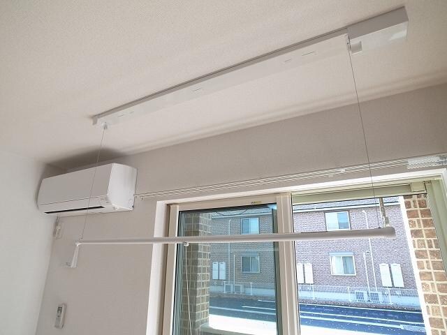物件内観写真13　(室内物干し)