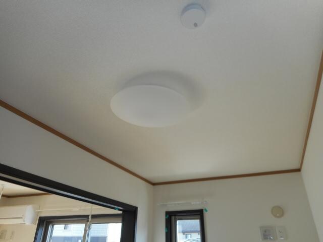 物件内観写真15　(LED照明)