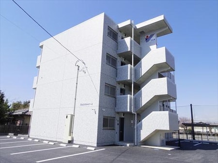 Ｙ＆Ｍアルシオーネ（西川田本町3丁目外観写真