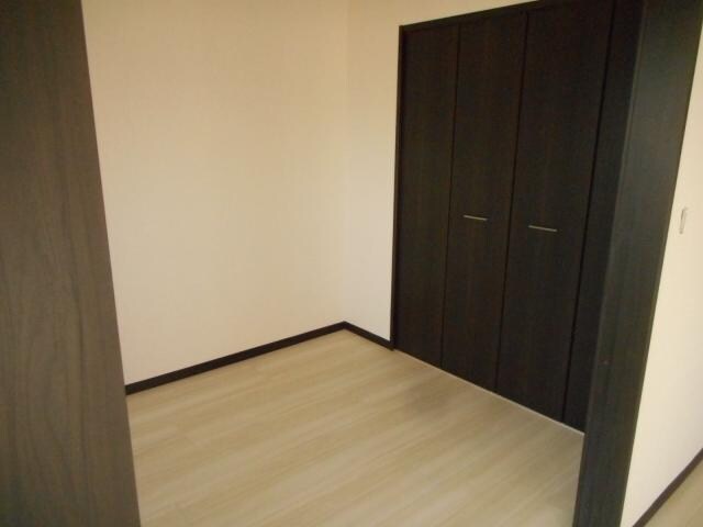 テット・アヤソラーレの収納