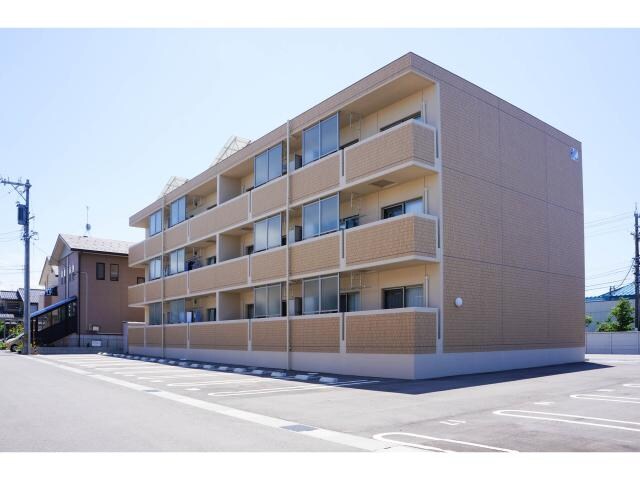 物件外観写真2　(東面外観)