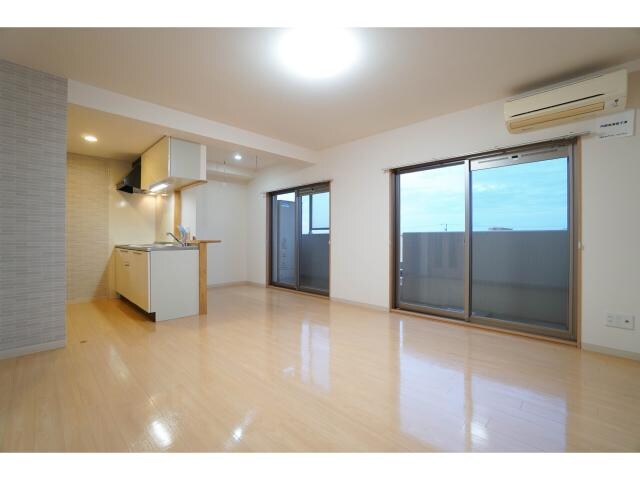 物件内観写真4　(LDK)