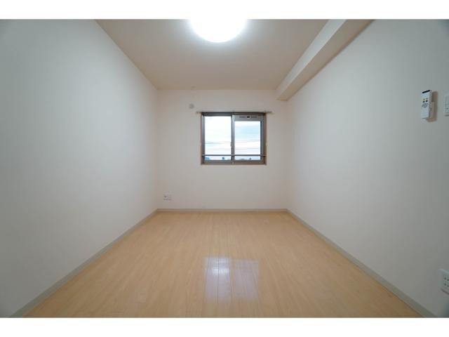 物件内観写真12　(洋室)