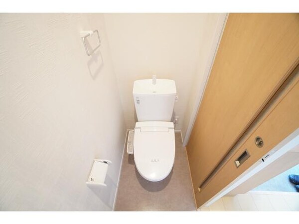 トイレ(温水洗浄暖房便座付)