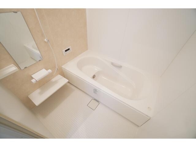 物件内観写真20　(1坪浴室・追い焚き給湯)