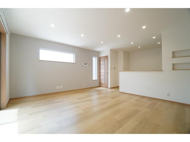 物件内観写真5　(広々16帖LDK)