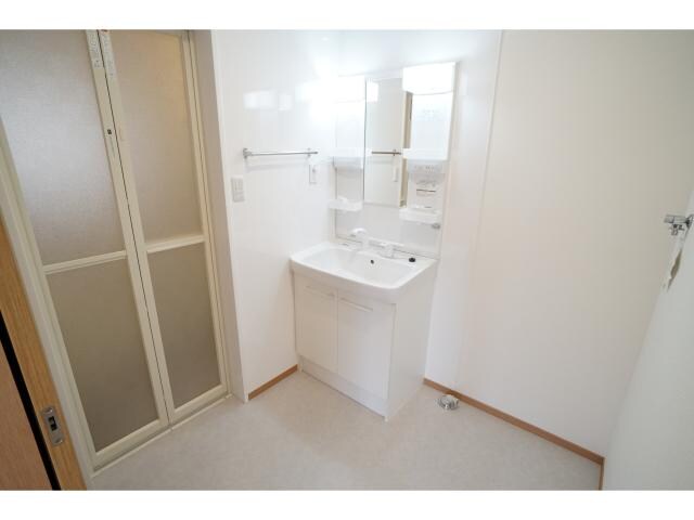 物件内観写真15　(洗面・洗濯機置場)