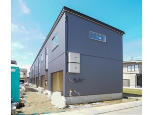 金沢市三口町ガレージ賃貸外観写真