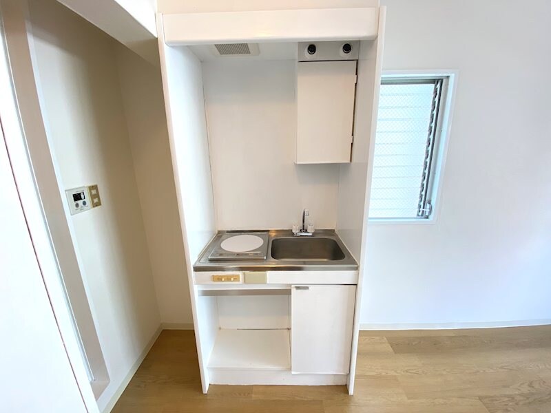 物件内観写真5　(キッチン　IHクッキングヒーター付)