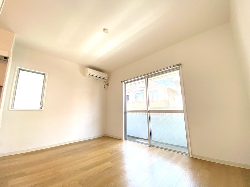 物件内観写真6　(洋室6帖)