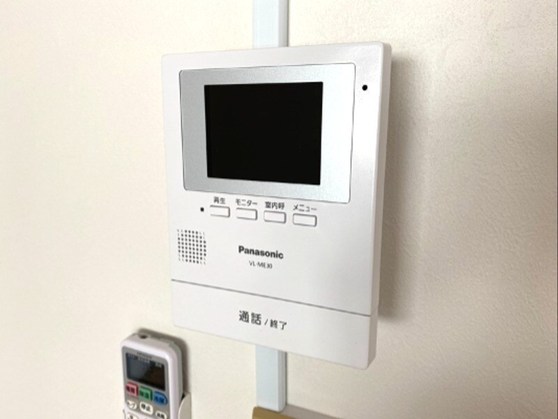 物件内観写真11　(来訪者の確認ができる安心のモニター付インターホン設置)