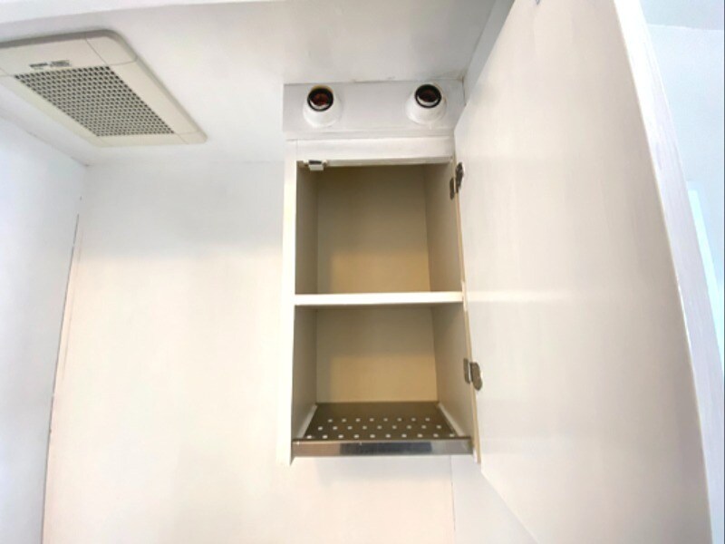 物件内観写真28　(キッチン　上部収納)