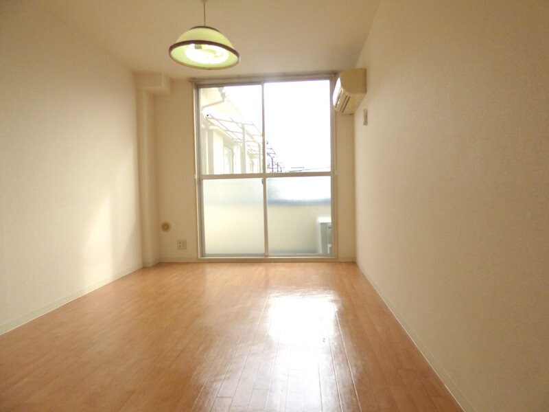 物件内観写真24　(洋室6帖)