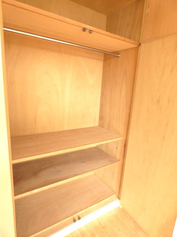 物件内観写真27　(洋室6帖　クローゼット)