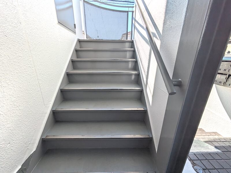 物件内観写真32　(共有階段)