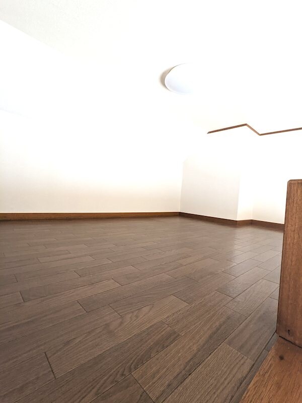 物件内観写真3　(収納スペース他、多様な使い方ができる便利なロフト付)