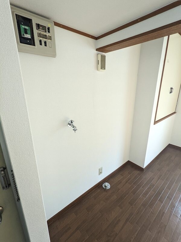 物件内観写真16　(洗濯機置き場)