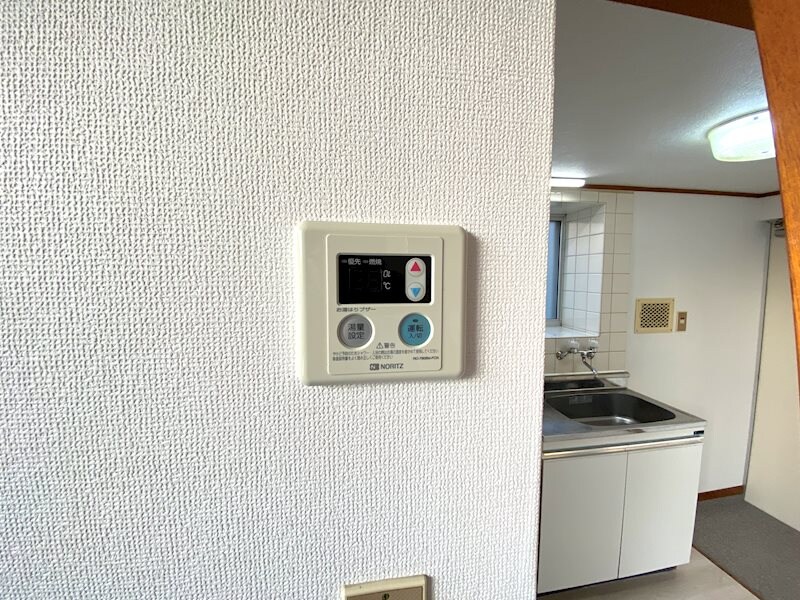 物件内観写真16　(給湯パネル)