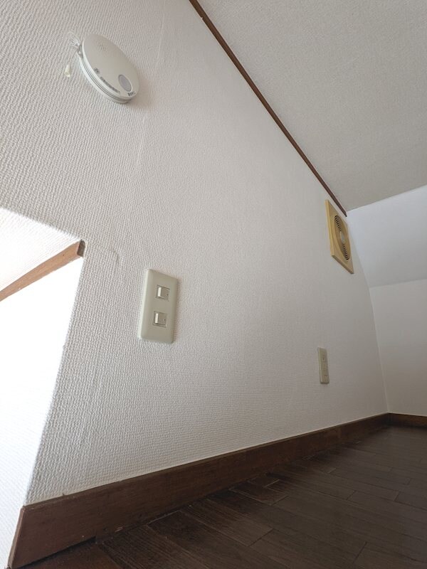 物件内観写真26　(ロフト　照明、換気扇が付いています)