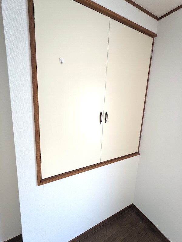 物件内観写真28　(洋室　収納)