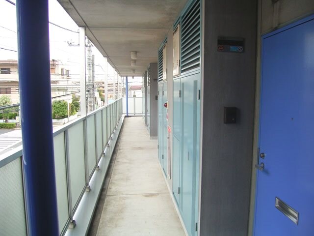 物件内観写真33　(玄関前　共有通路)