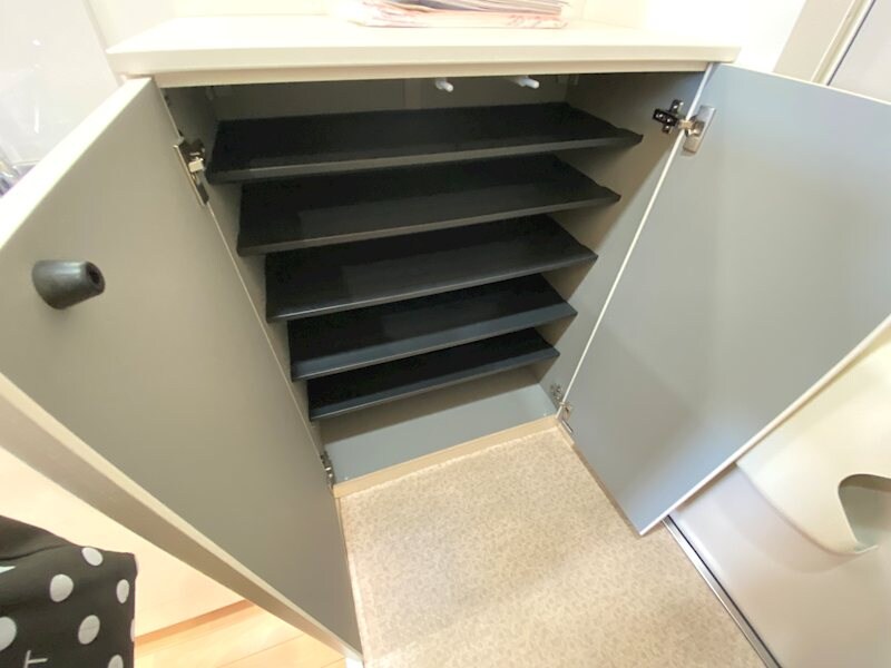 物件内観写真16　(玄関　靴箱)