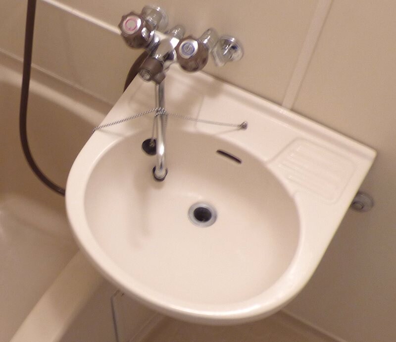 物件内観写真18　(浴室に洗面台あり)