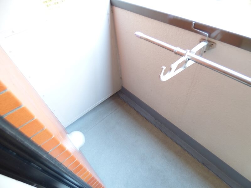 物件内観写真32　(バルコニー　物干しあり)