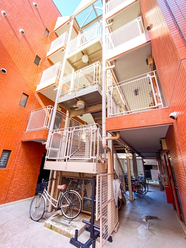 物件内観写真35　(共有階段)