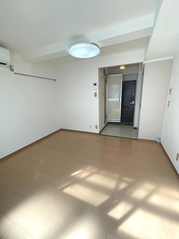 物件内観写真23　(洋室6帖)