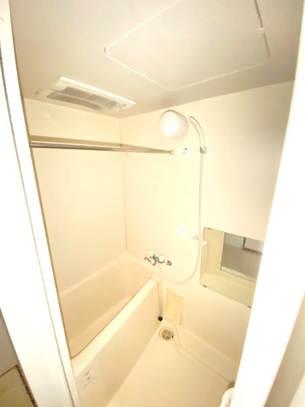 物件内観写真5　(浴室　乾燥機能あり　※他部屋の参考写真です)